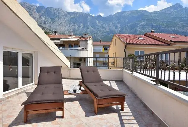 Apart Daire, Deniz Manzaralı (Top View)