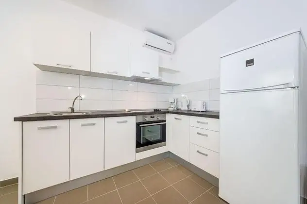 Apart Daire (Ivanac - close to the beach - A1 (6+2)