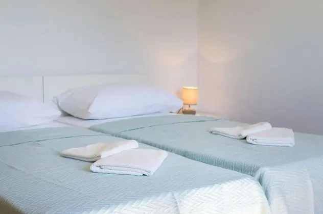 Apart Daire (Ivanac - close to the beach - A2 (2+2)