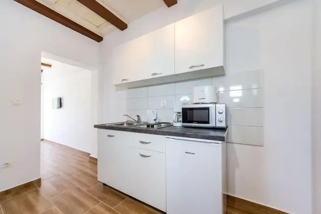 Apart Daire (Ivanac - close to the beach - A2 (2+2)