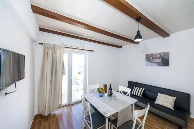 Apart Daire (Ivanac - close to the beach - A3 (2+2)