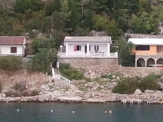 Ev (Ivanka - 5m from sea - H(3+2))