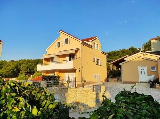 Apart Daire (Ivano - 20 m from Sea - A2(2+1))