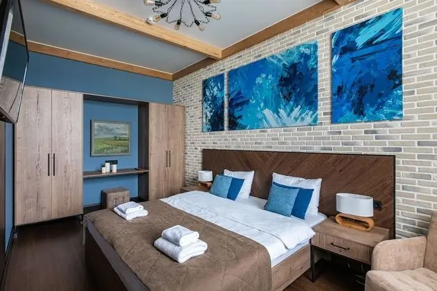 Luxury Oda