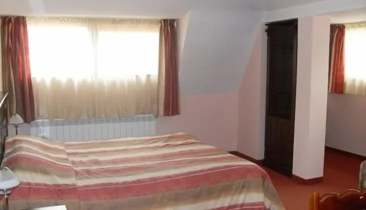 Standard Tek Büyük Yataklı Oda