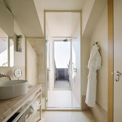 Superior Oda, 1 En Büyük (King) Boy Yatak, Sigara İçilmez, Avlu Manzaralı