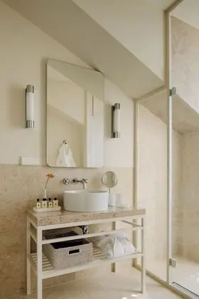 Superior Oda, 1 En Büyük (King) Boy Yatak, Sigara İçilmez, Avlu Manzaralı