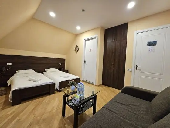 Economy Dört Kişilik Oda (402)