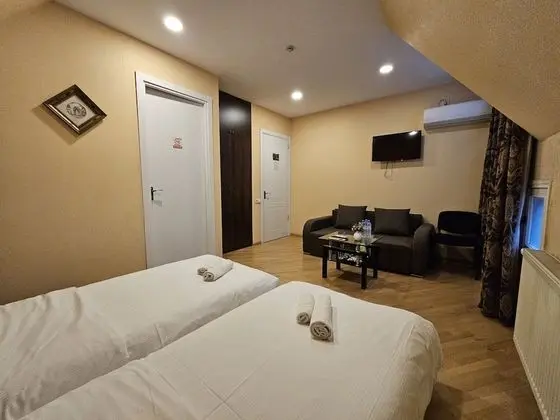 Economy Dört Kişilik Oda (402)