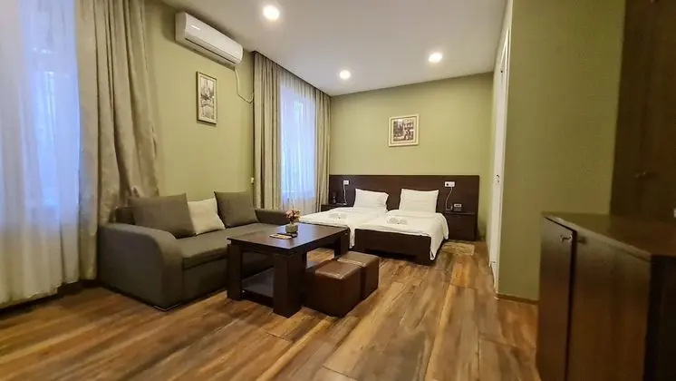 Standard Dört Kişilik Oda (202)