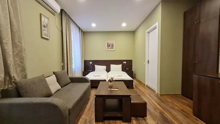 Standard Dört Kişilik Oda (202)