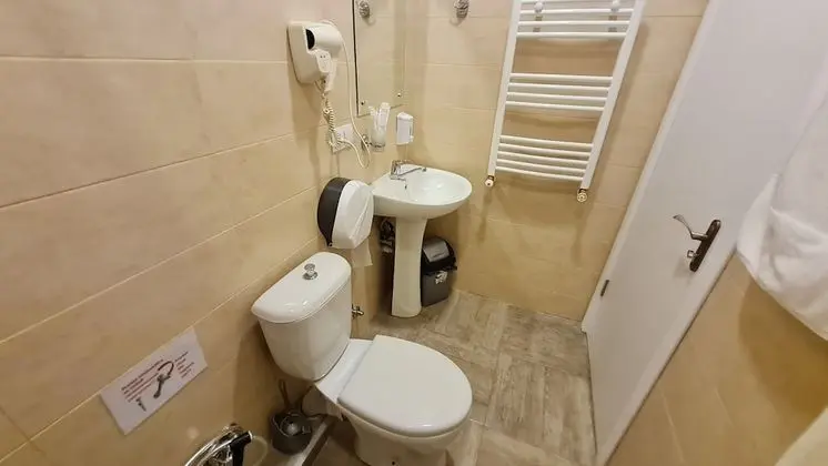 Standard Dört Kişilik Oda (202)