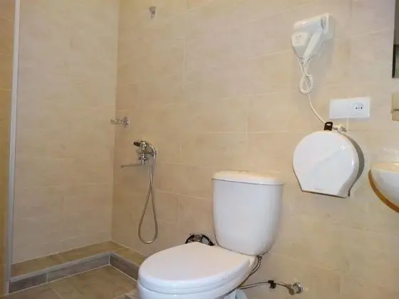 Standard Dört Kişilik Oda (202)