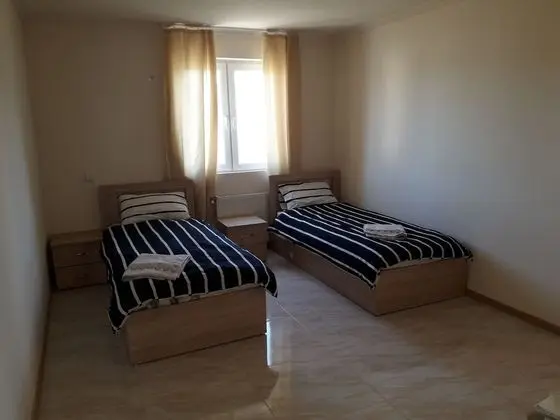 Basic Dört Kişilik Oda, Dağ Manzaralı