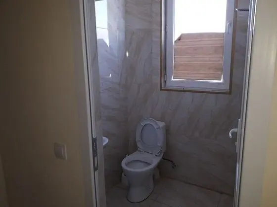 Basic Üç Kişilik Oda, Dağ Manzaralı