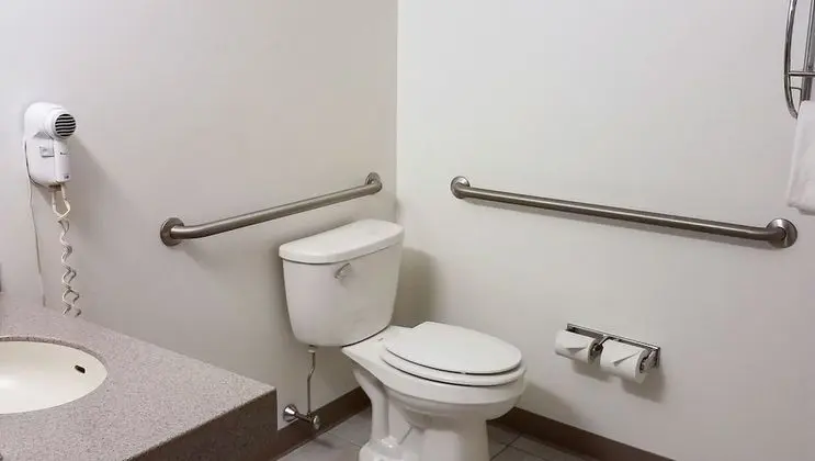 Oda, 1 En Büyük (King) Boy Yatak, Engellilere Uygun, Sigara İçilmez (Ensuite)