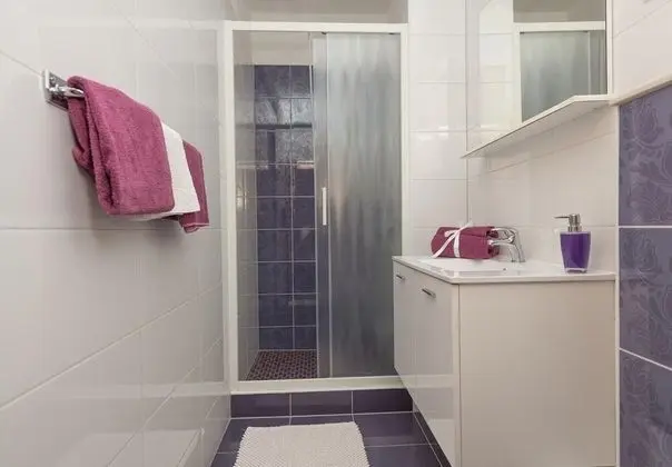 Apart Daire (Ivi - 100 m from pebble beach - A1(2+)