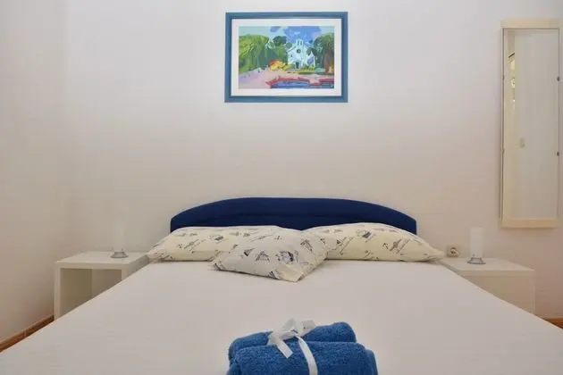 Apart Daire (Ivi - 100 m from pebble beach - A3(2+)