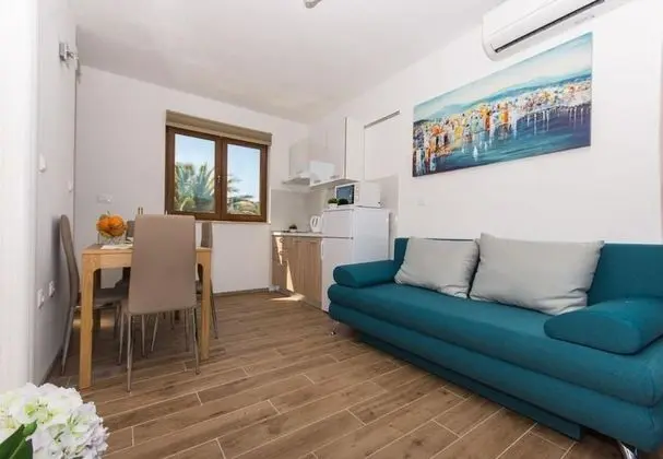 Apart Daire (Ivica - 100m from the sea - A1(2+2))