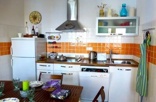 Apart Daire (Ivica - 40 m from beach - A2(2+1))