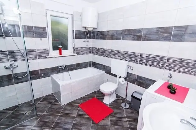 Apart Daire (Ivica - garden terrace - A2(2+2))