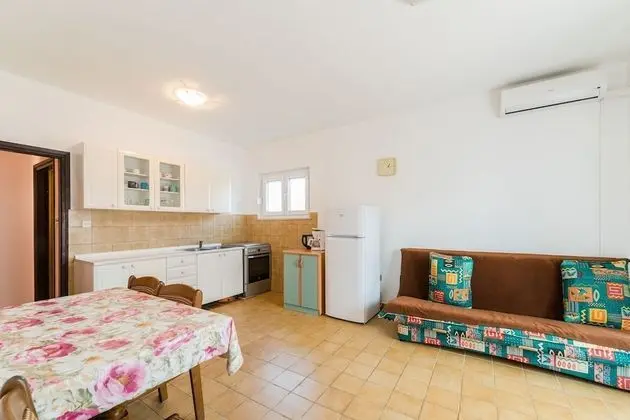 Apart Daire (Ivica - with parking - A1-0A(4+1))