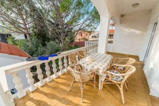 Apart Daire (Ivica - with parking - A2-1A(4+1))