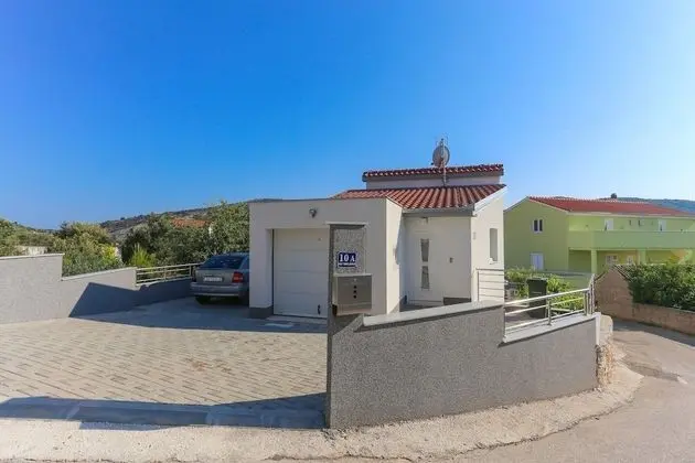 Ev (Ivica - with pool - H(6+2))