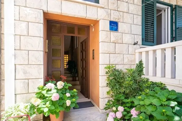 Apart Daire (Two-Bedroom Apartment with Terrace)