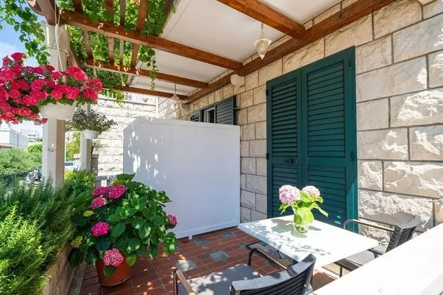 Stüdyo (Studio Apartment with Terrace)