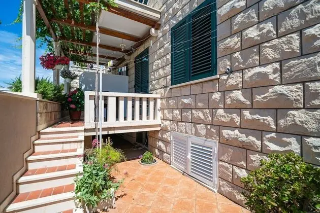 Stüdyo (Studio Apartment with Terrace)