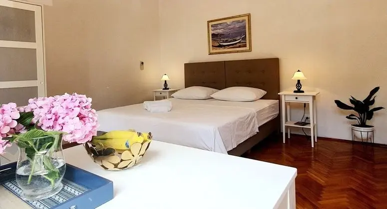 Stüdyo (Studio Apartment with Terrace)