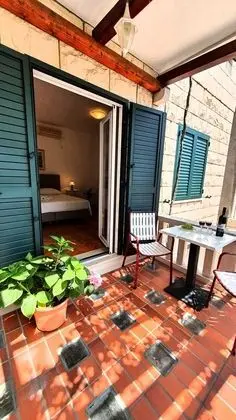 Stüdyo (Studio Apartment with Terrace)