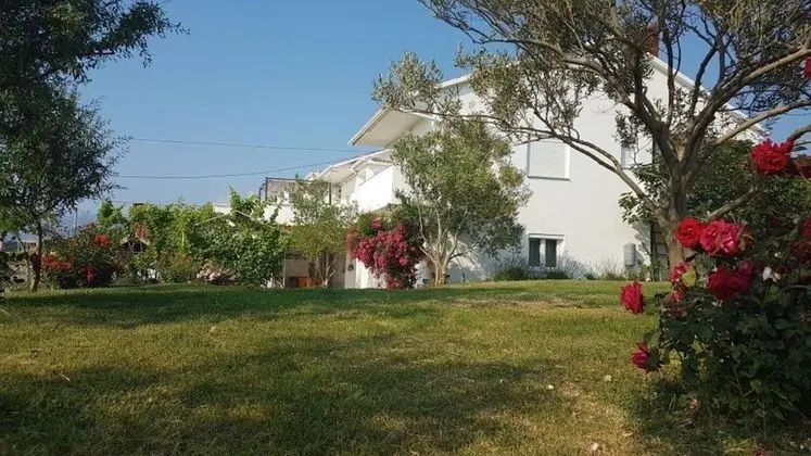 Apart Daire (Ivo - 0,5 km from sandy beach - A2(6+)