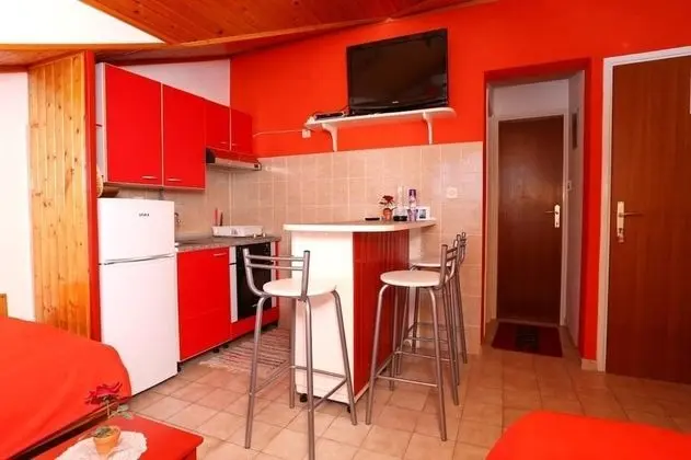 Apart Daire (Ivo - 20m from the sea - A4(2+2))