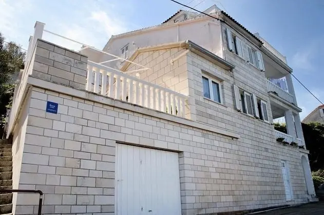 Apart Daire (Ivo - 20m from the sea - A4(2+2))