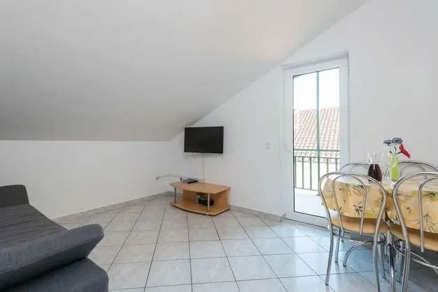 Apart Daire (Ivo - 400 m from sea - A8(4+1))