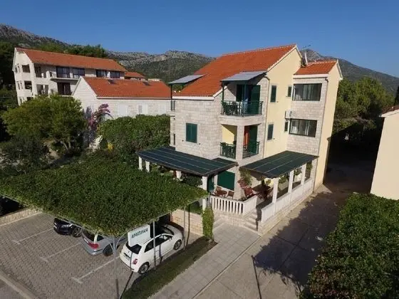 Apart Daire (Ivo - 400 m from sea - A8(4+1))