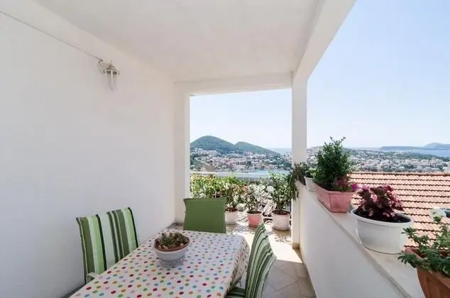 Tek Büyük Yataklı Oda (Double Room with External Private Bat)