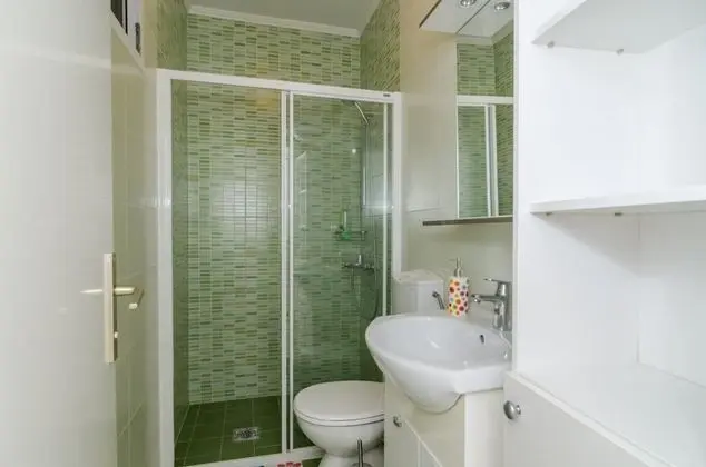 Tek Büyük Yataklı Oda (Double Room with External Private Bat)