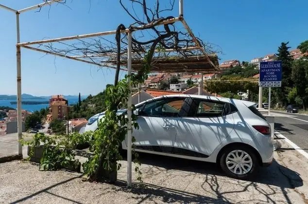 Tek Büyük Yataklı Oda (Double Room with External Private Bat)