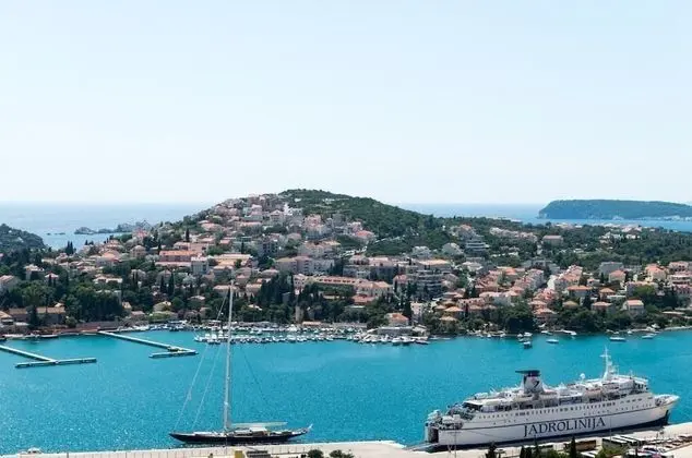 Tek Büyük Yataklı Oda (Double Room with External Private Bat)