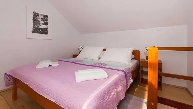 Ev (Ivo - house with pool - H(4+1))