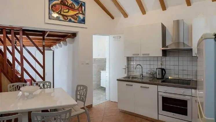 Ev (Ivo - house with pool - H(4+1))