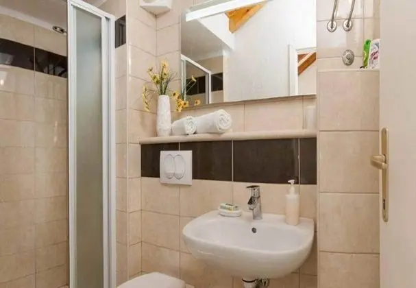Ev (Ivo - house with pool - H(4+1))