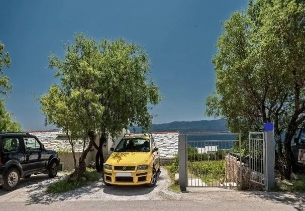 Ev (Ivo - house with pool - H(4+1))