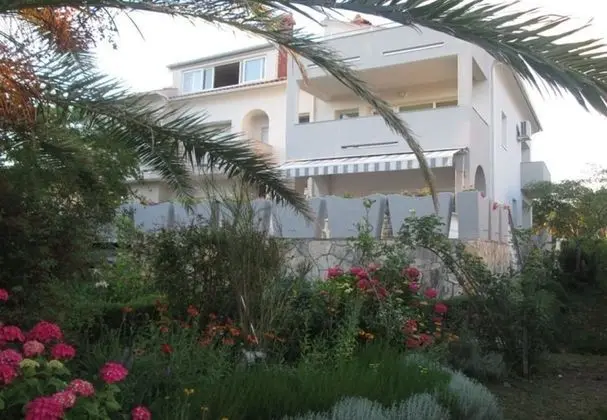 Apart Daire (Ivo - with parking - A2(4+1))