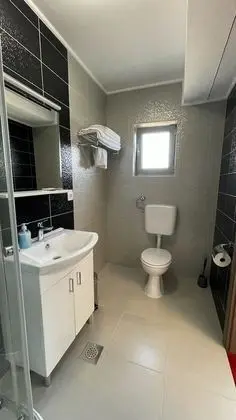 Üç Kişilik Oda