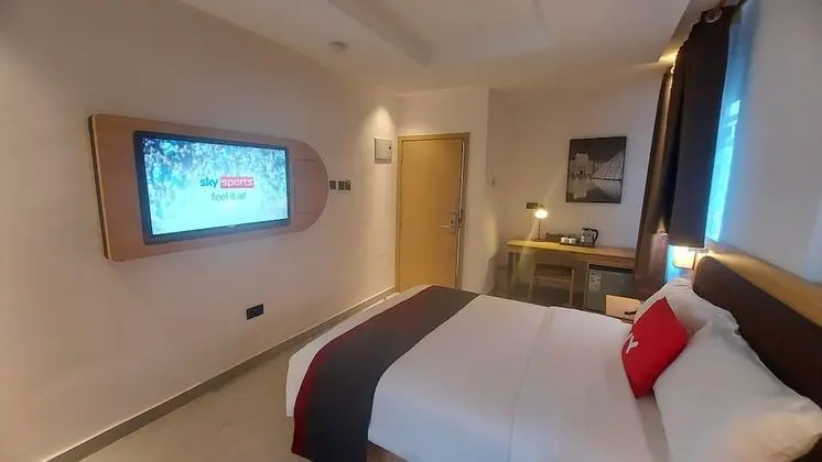 Standard Tek Büyük Yataklı Oda