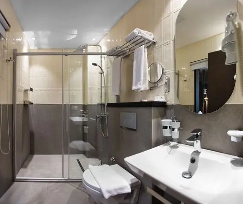 Comfort Tek Büyük veya İki Ayrı Yataklı Oda